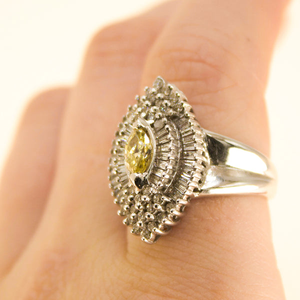 18k White Gold Ring with Marquise Yellow Diamond