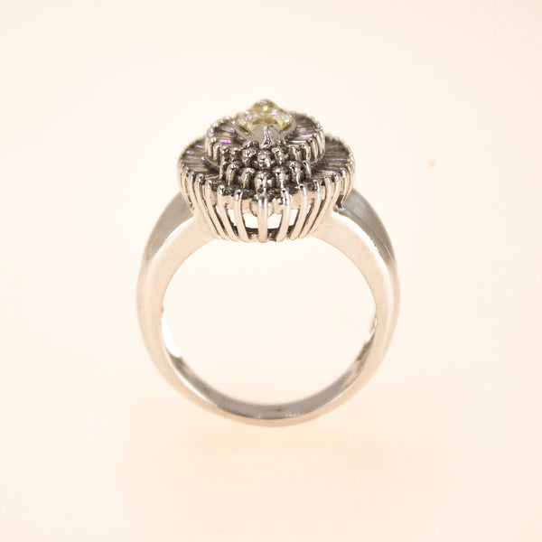 18k White Gold Ring with Marquise Yellow Diamond