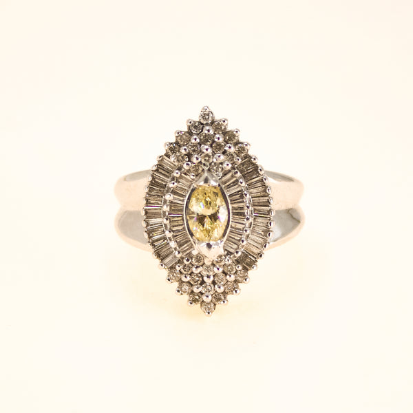 18k White Gold Ring with Marquise Yellow Diamond