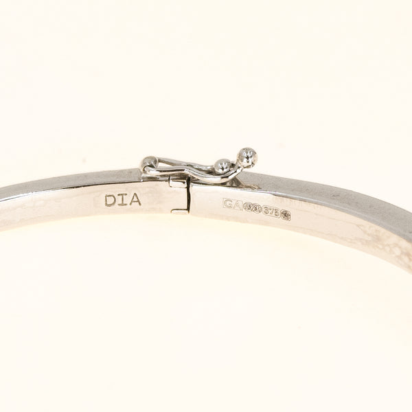 9k White Gold & Diamond Bangle