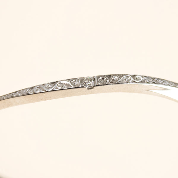 9k White Gold & Diamond Bangle