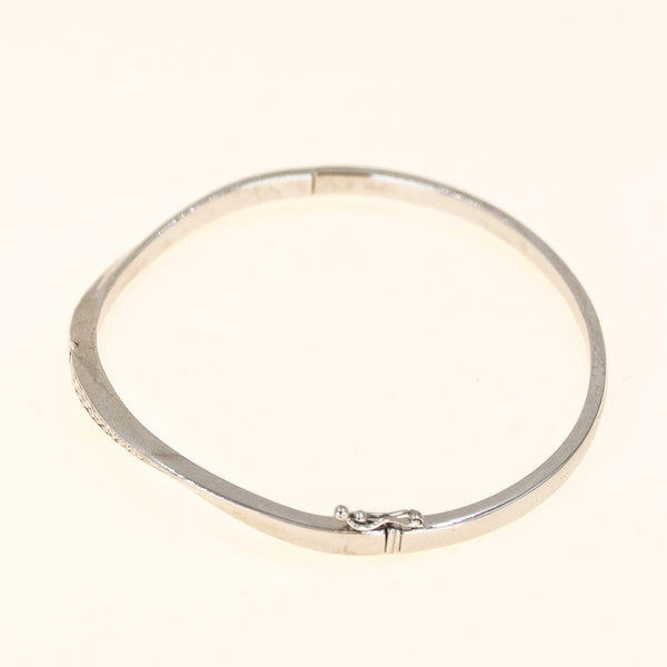 9k White Gold & Diamond Bangle
