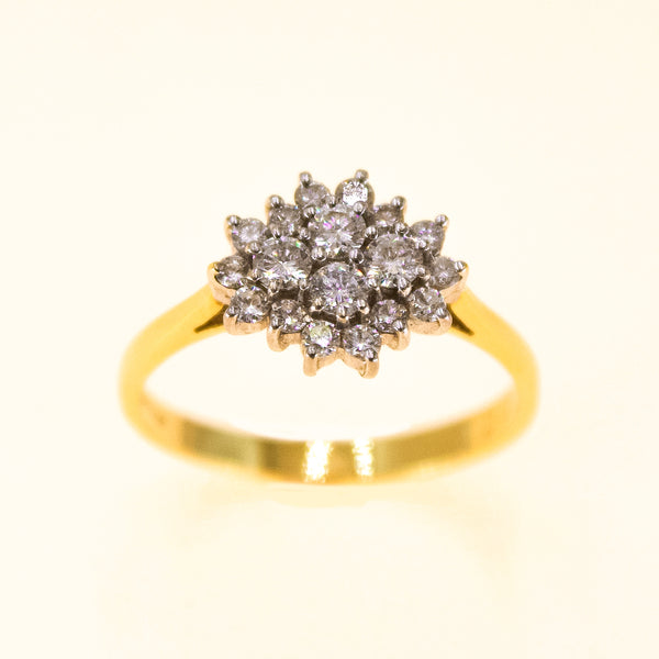 18K Gold Diamond Cluster ring Pre owned