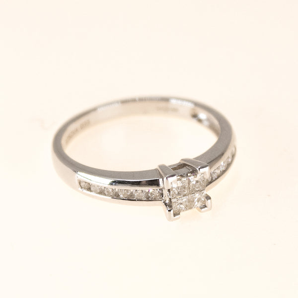Princess Cut Diamond Ring