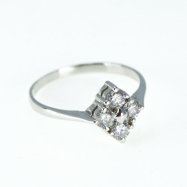 18k Gold Diamond Cluster Ring Pre owned