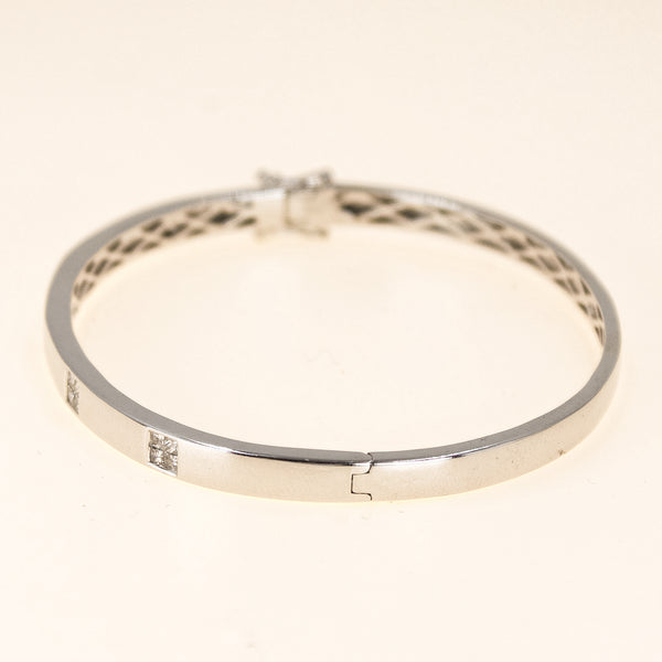 18k White Gold Diamond Bangle