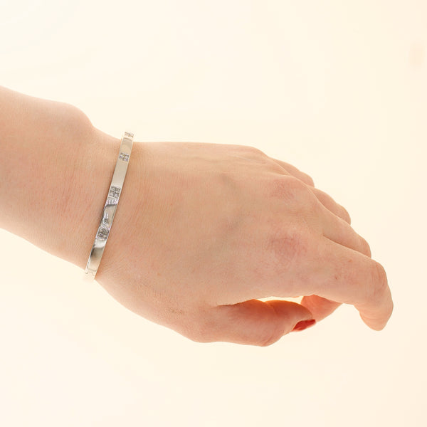 18k White Gold Diamond Bangle