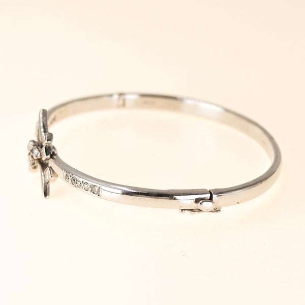 9k White Gold & Diamond Bangle