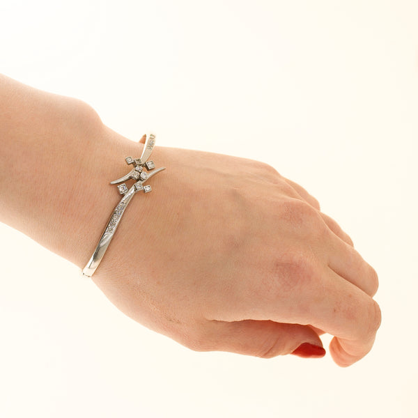 9k White Gold & Diamond Bangle