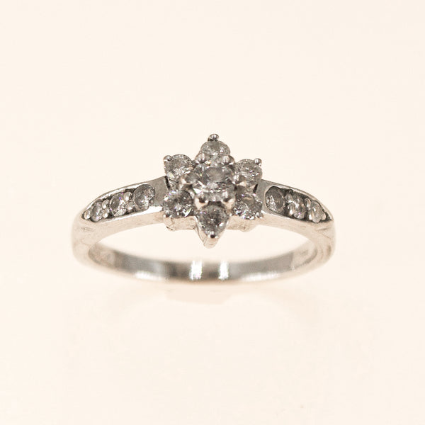 18k Diamond Flower Ring Pre owned