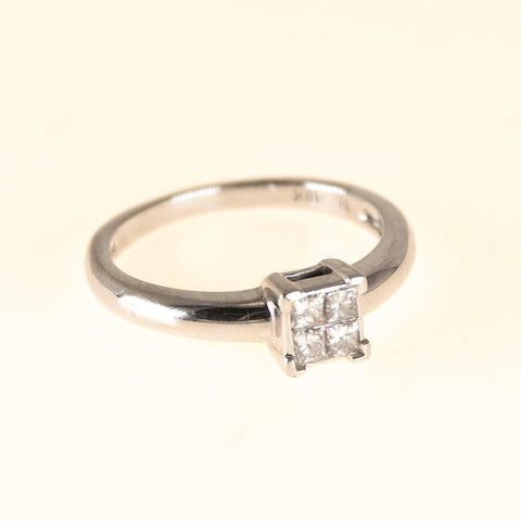 18k Gold Princess-Cut Diamond ring