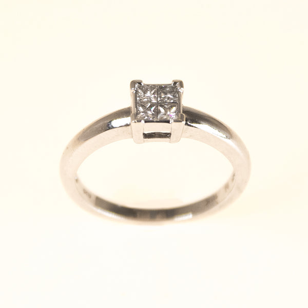 18k Gold Princess-Cut Diamond ring