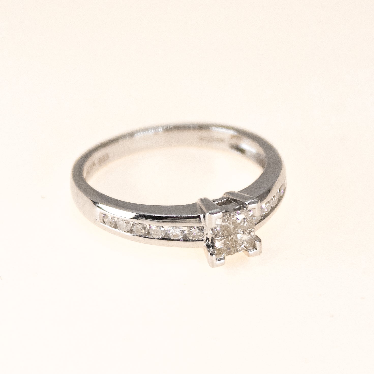 0.33ct Princess Cut Diamonds Ring Pre owned